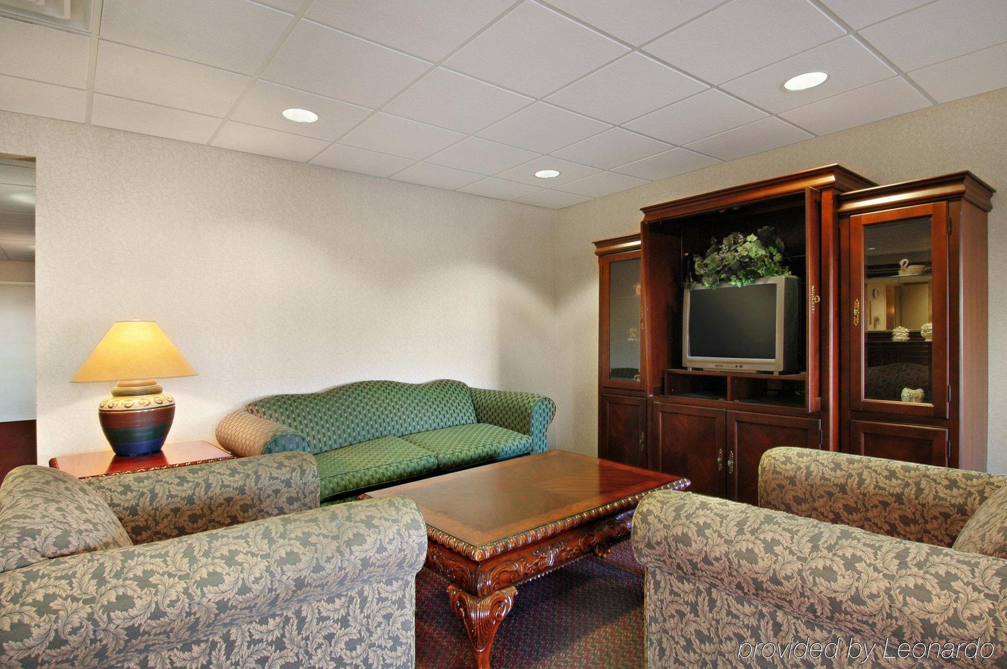 Red Roof Inn Hendersonville Exterior foto