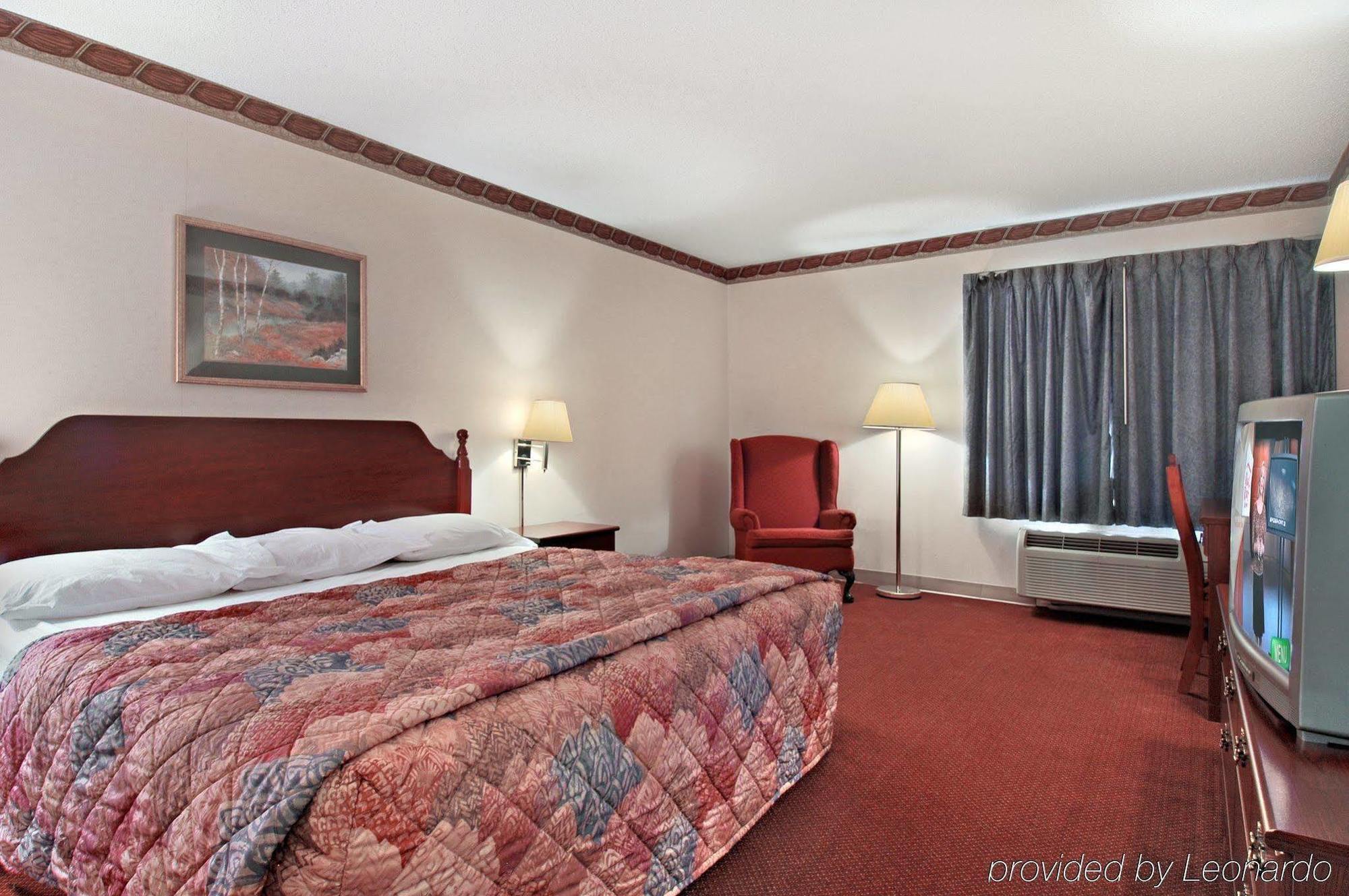 Red Roof Inn Hendersonville Exterior foto
